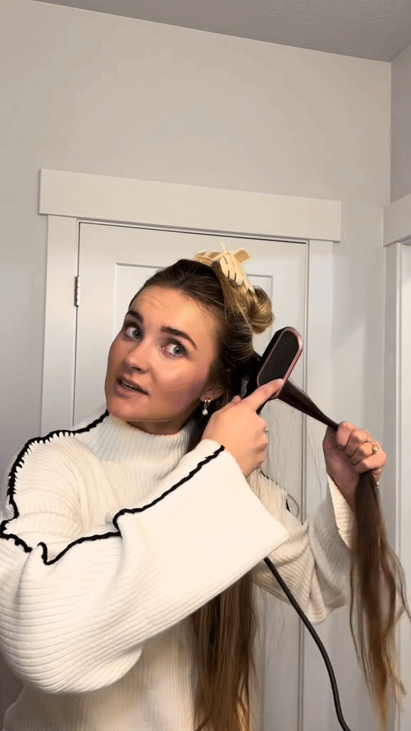 🔥 Electric Hair Straightening Comb – Fast & Safe Styling Brush